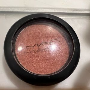 Mac blush- never used